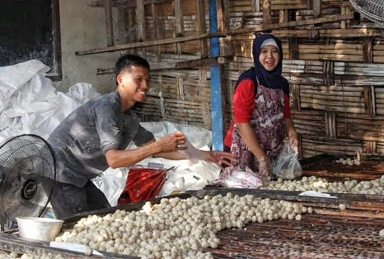 Pentol Kabul, dari Sepeda ke 97 Stan di Jawa Timur  (1): Lulus SMA, Langsung Gas Pol