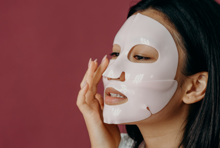 Perbedaan Sheet Mask, Clay Mask dan Sleeping Mask yang Wajib Diketahui Pemula, Jangan Salah Pilih!