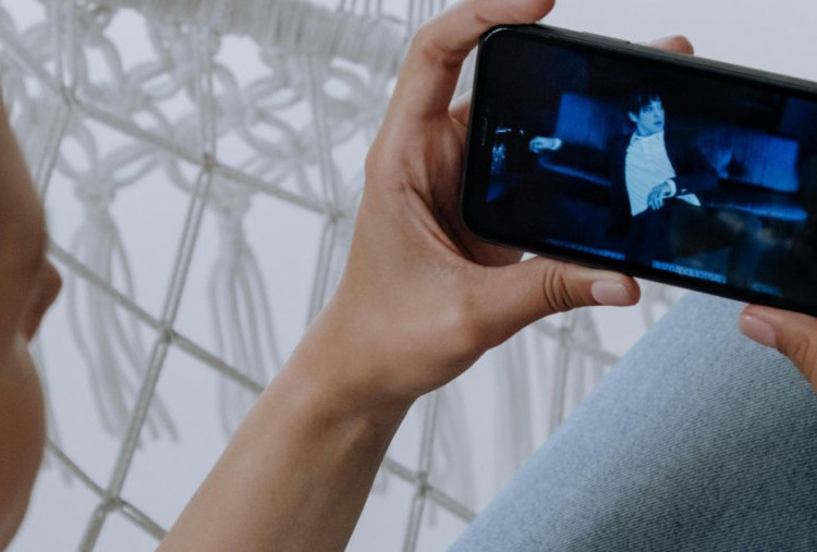 Cara Menonton Video Youtube untuk Dapat Saldo DANA Gratis Sambil Rebahan, Simpel Banget