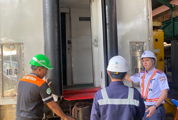 BTP Surabaya Lakukan Ramp Check Ratusan Gerbong Kereta Untuk Persiapan Mudik