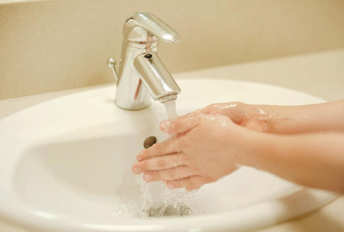 Enam Langkah Mencuci Tangan yang Aman, Ampuh Bunuh Kuman di Tangan dengan Mudah