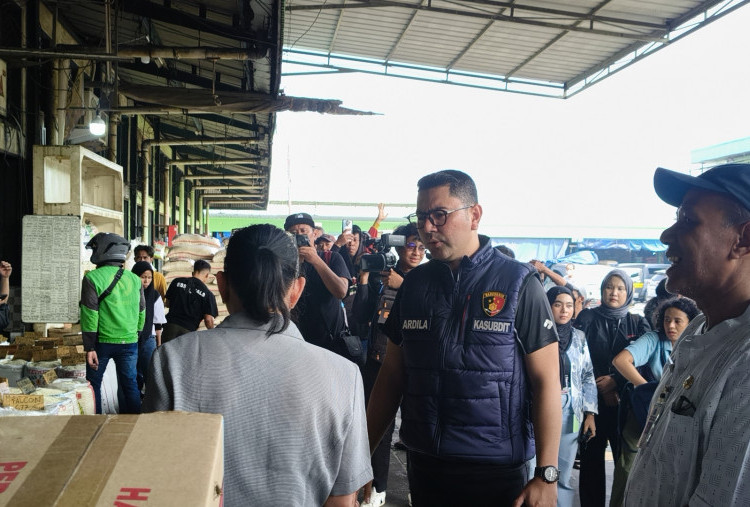 Satgas Pangan Sidak Pasar Cipinang, Hasil Lab Jadi Penentu Nasib Kasus Beras Oplosan