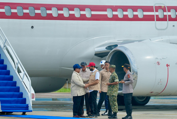 Prabowo Terbang Lagi ke Sumatera, Tengok Pengungsi di Aceh