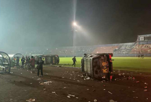 Akibat Kerusuhan di Stadion Kanjuruhan 13 Mobil Rusak, 127 Orang Tewas dan Ratusan Luka-luka