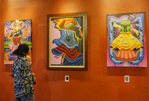 Menengok Pameran Lukisan Merengkuh Jiwa di  Balai Pemuda Karya Webeech dan Tar