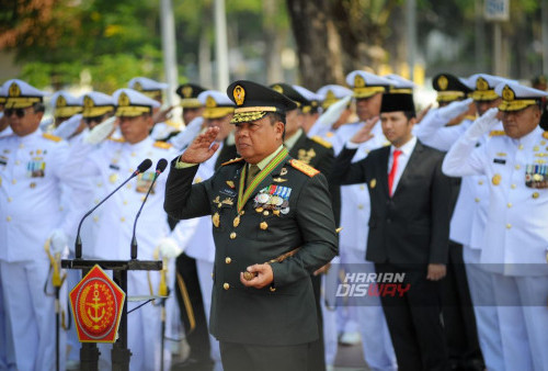 Pelaksanaan ziarah akan dipimpin langsung oleh Pangdam V/Brawijaya Mayjen TNI Farid Makruf, M.A., didampingi oleh Kaskoarmada II Laksma TNI Isswarto, M.Tr.Opsla., bersama dengan seluruh prajurit dari TNI Angkatan Darat, TNI Angkatan Laut, dan TNI Angkatan Udara di Taman Makam Pahlawan (TMP) Sepuluh Nopember, Surabaya, Jawa Timur, Rabu, 4 Oktober 2023. Kegiatan ini merupakan bentuk penghormatan para prajurit TNI kepada para pahlawan yang gugur saat mempertahankan kemerdekaan Republik Indonesia (RI) dan memperingati  Hari Ulang Tahun (HUT) ke-78 TNI. Sebagian besar pahlawan berjuang saat era kemerdekaan, dan saat ini diharapkan para prajurit TNI berjuang mengisi kemerdekaan dengan dharma bakti di bidang masing-masing.  (Julian Romadhon/Harian Disway)