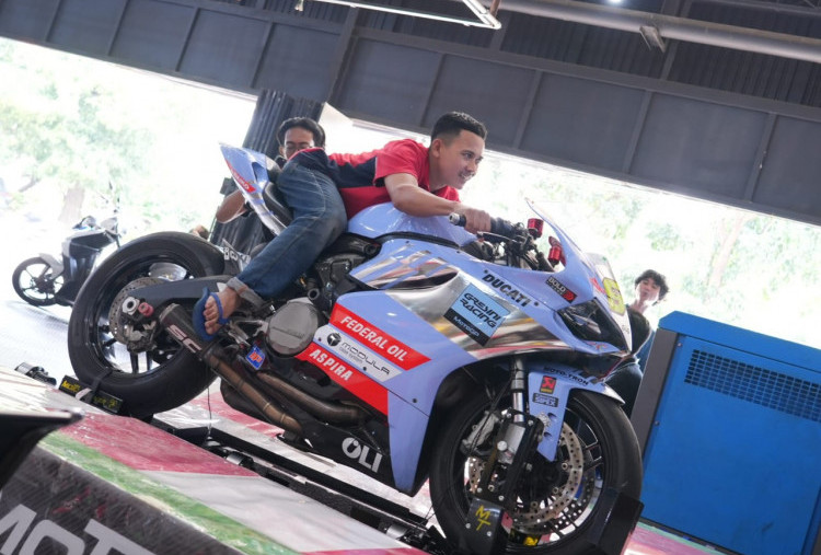 Hadirkan Simulator, Federal Oil Ajak Konsumen Rasakan Sensasi Balap Gresini Racing