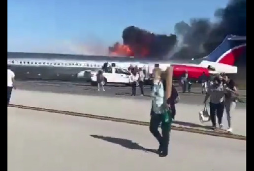 Pesawat Terbakar di Miami, Evakuasi Penumpang Berjalan Dramatis