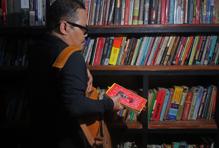 Mereka Belum Merdeka: Para Dosen Cetak Generasi Unggul Tanpa Diunggulkan