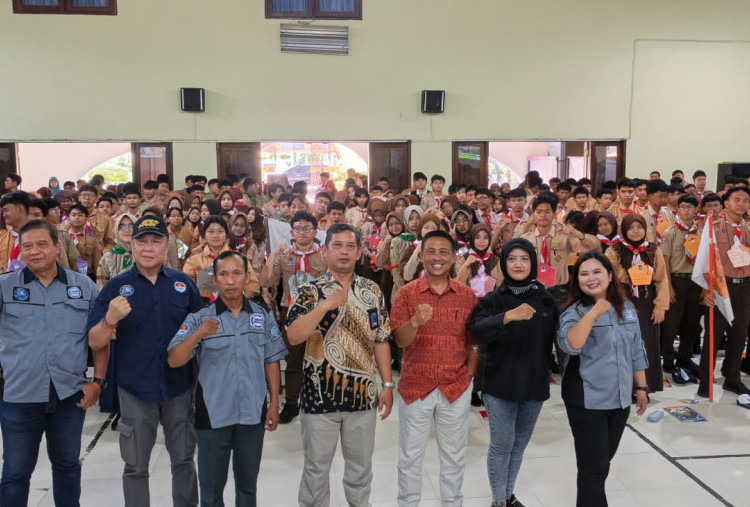 BNNP Jatim dan LAN Surabaya Edukasi Bahaya NAPZA kepada Siswa Baru SMAN 1 Surabaya