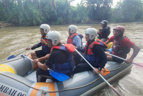 Serunya Berarung Jeram di Sungai Citanduy