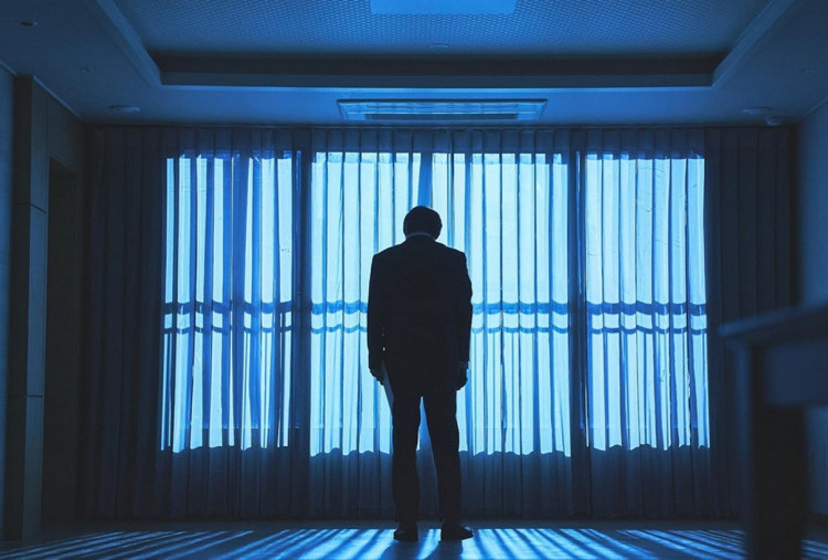 Review Film Wall to Wall, Ketika Himpitan Apartemen Horor Jadi Simbol Tekanan Ekonomi