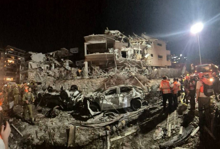 Ratusan Rudal Iran Hantam Tel Aviv, Tinggalkan Pemandangan Mirip Gaza