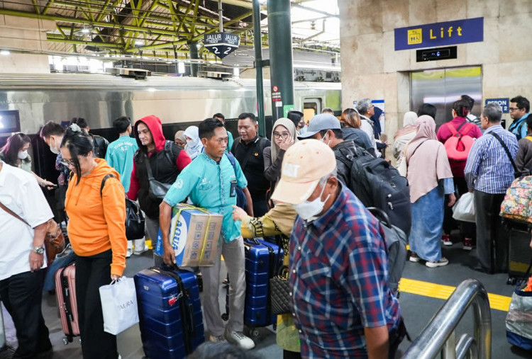 KAI Daop 1 Catat 371 Ribu Pengguna KA Jarak Jauh saat Libur Panjang Hari Raya Waisak 2025 