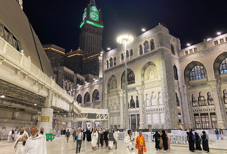 Besok Jamaah Haji Indonesia Salat Jumat Perdana di Masjidilharam, Catat Tips dari Petugas Ini!