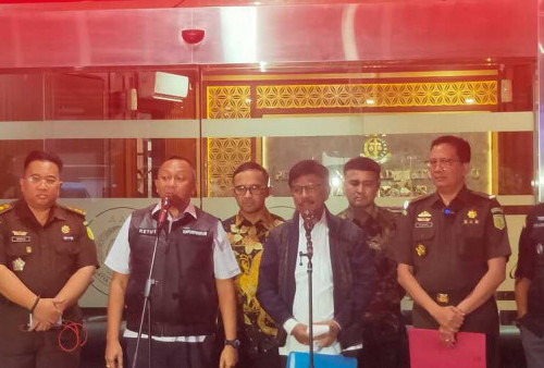 Johnny G Plate Jalani Pemeriksaan Kejagung 6 Jam Terkait Kasus Dugaan Korupsi BTS Kominfo