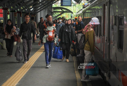 Sedangkan untuk stasiun kedatangan di wilayah Daop 8 Surabaya paling tertinggi Stasiun Surabaya Gubeng 119.809 penumpang, Stasiun Surabaya Pasarturi 106.018 penumpang, Stasiun Malang 60.536 penumpang, dan di stasiun lain di wialayah Daop 8 Surabaya, seperti Mojokerto, Sidoarjo, Bangil, Lamongan, hingga Wlingi. (Moch Sahirol/Harian Disway)