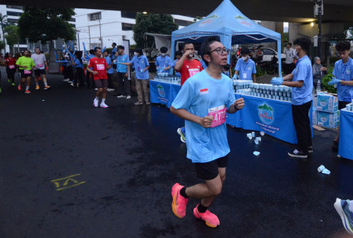 Artis Bersama 16 Ribu Pelari Ramaikan Jakarta Running Festival 2024, Kebutuhan Hidrasi dan Mineral Tercukupi