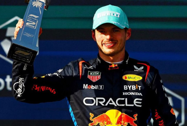 Carlos Sainz Semprot Gaya Balap Max Verstappen di Lini Tengah GP Miami: 'Dia Pikir Bisa Apa Saja!'