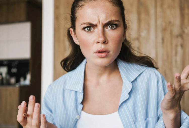 Mengapa Emosi Naik Turun Saat Pra-Menstruasi?