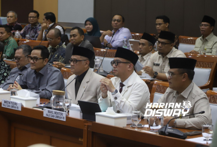 Dengan adanya subsidi tersebut, rata-rata sisa pelunasan yang harus dibayarkan jemaah haji reguler pada 2027 menjadi Rp23.248.825 per jemaah, turun dari Rp26.433.806 pada tahun sebelumnya. Kebijakan ini diharapkan dapat meringankan beban masyarakat yang akan menunaikan ibadah haji. (Foto: Raka Denny/Harian Disway)