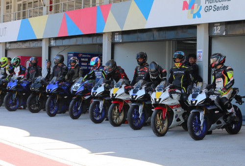 Gelaran Perdana Event bLU cRU Yamaha Sunday Race di Mandalika, Jadi Magnet Perhatian Para Bikers