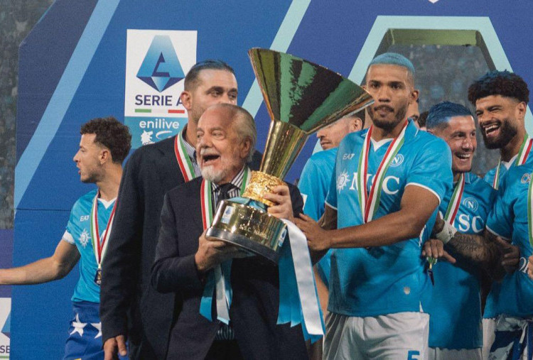 Presiden Napoli Bercanda ke Conte, 'Tidak Pergi ke Juventus, Kan?'