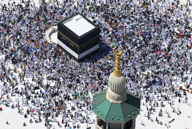 Suhu Ekstrem dan Kepadatan Masjidilharam, Jamaah Haji Diimbau Jaga Kesehatan Jelang Fase Pemulangan