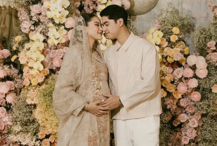 Cantiknya Alyssa Daguise 7 Bulanan Pakai Tradisi Sunda, Al Ghazali Siap Jadi Ayah