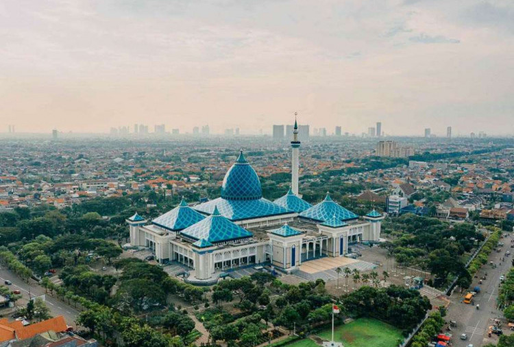 Juara Surabaya Tourism Awards 2026: Masjid Al-Akbar Jadi Jujukan Berkat Arsitektur dan Menara Pandang 
