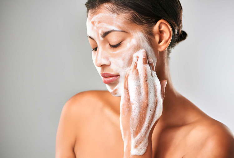 7 Step Memulihkan Skin Barrier Akibat Sabun Cuci Muka yang Tidak Cocok