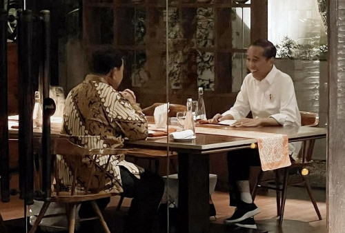 Prabowo Unggah Foto Makan Malam Empat Mata dengan Jokowi