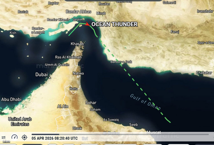 Kapal Tanker Malaysia Lewati Selat Hormuz, 2 Kapal Indonesia Masih Parkir di Selat Oman