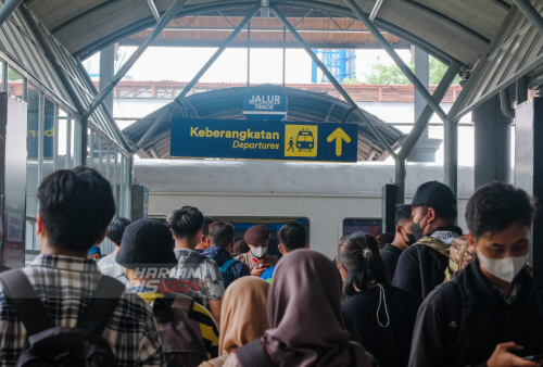 PT KAI Daop 8 Surabaya memprediksi puncak arus mudik moda transportasi kereta api di wilayah kerjanya terjadi pada hari Jumat 29 April 2022. Foto: Faizal Pamungkas