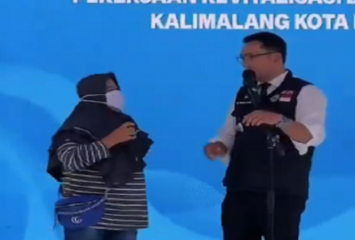 Koplak! Ridwan Kamil Kasih Sepeda ke Emak-emak Ini Usai Sukses Nyanyikan Lagu 'Pacarku Ada 5'