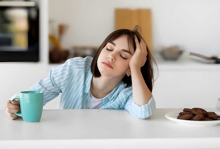 Alasan Ilmiah di Balik Rasa Kantuk Setelah Makan Siang