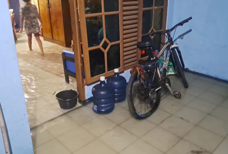 Baru Hujan 3 Jam, Teluk Pucung Bekasi Langsung Terendam Banjir