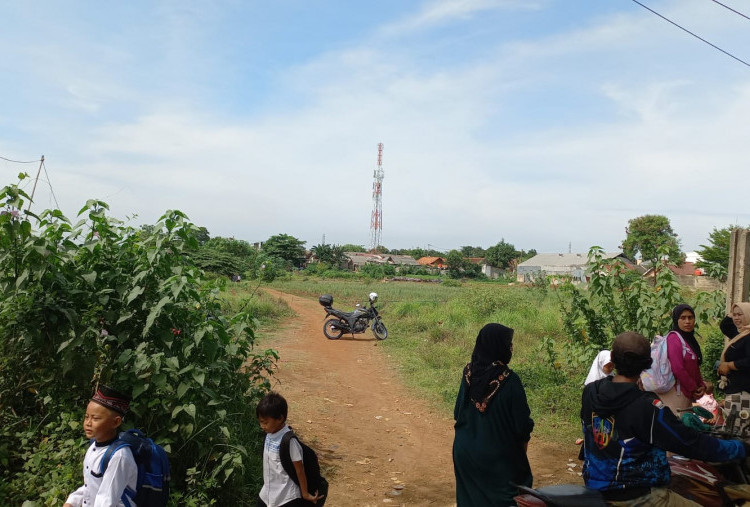 Warga Tambun Temukan Jasad Bayi Dikerubungi Lalat, Dibuang di Lahan Kosong 