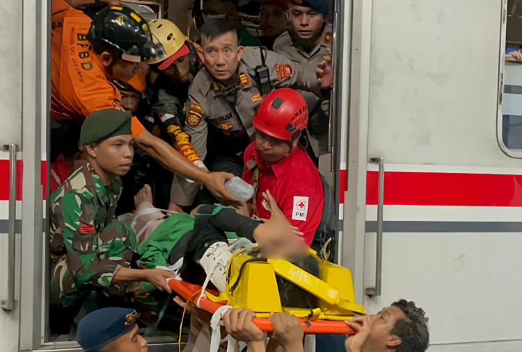 Korban Bertambah, Total 16 Orang Tewas dalam Tragedi Kecelakaan Kereta Bekasi
