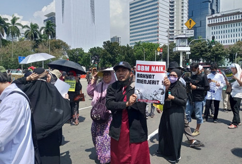 Buruh Demo di Balaikota, Jalan Medan Merdeka Ditutup