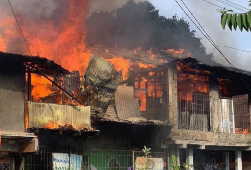 Kebakaran Terjadi di Jalan Raya Bogor, 3 Kios Dilaporkan Hangus