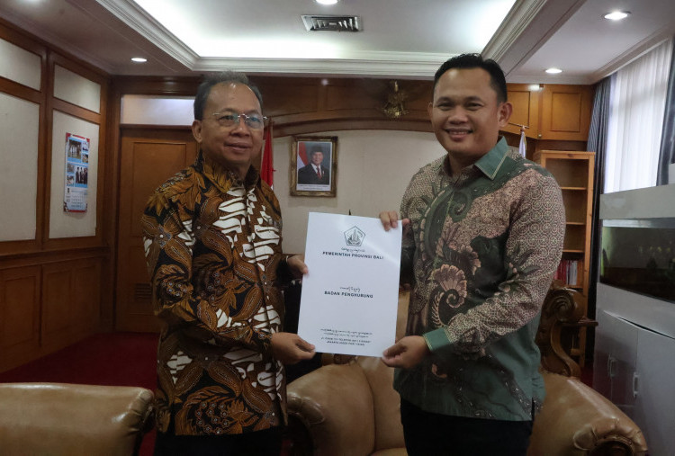 Gubernur Koster Laporkan Raperda Penyertaan Modal BPD Bali ke Mendagri 