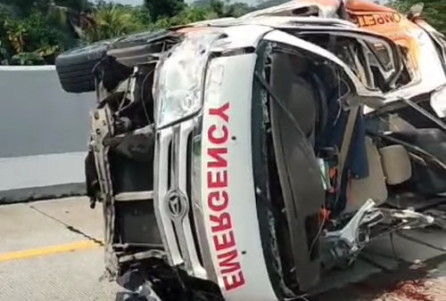 Mobil Ambulans PKS Kecelakaan di Tol Semarang, Satu Korban Tewas
