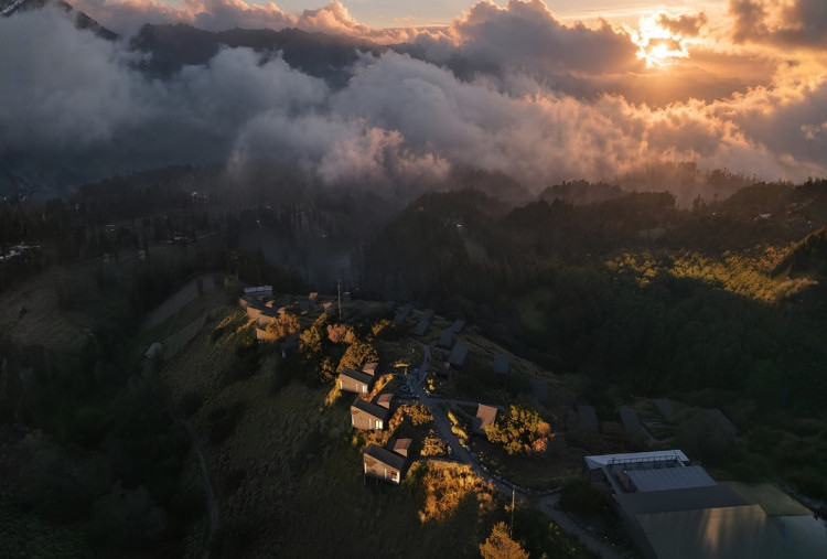 Menikmati Bromo Lebih Santai, ARTOTEL Cabin Bromo Bawa Konsep 'Cloudside Escape of Mentigen'