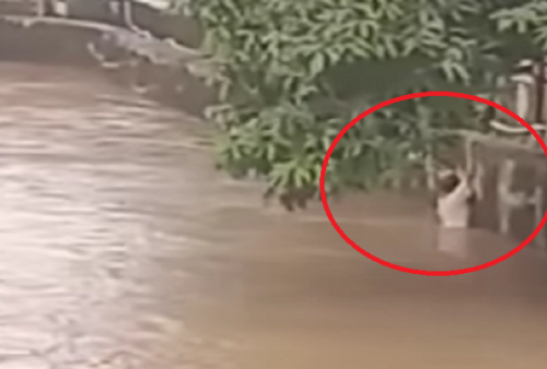 Viral Detik-detik 2 Bocah Terseret Arus Deras Kali Cakung di Bekasi, Videonya Buat Gempar 