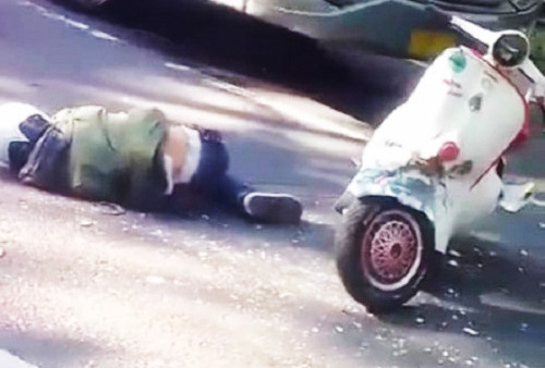 Tragis, Kaki Kiri-Kanan Pengendara Motor Patah, Usai Vespa Tabrakan dengan Mobil Boks di Kadipaten, Tasik
