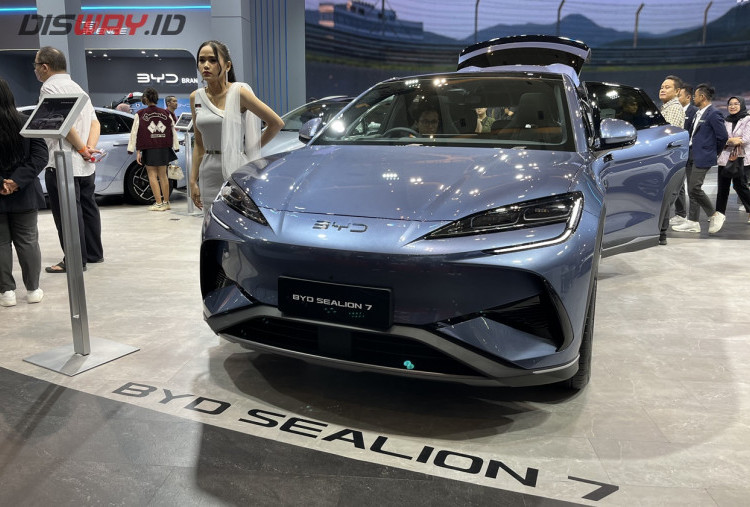 Ini Dia 7 Keunggulan BYD Sealion 7 yang Meluncur di IIMS 2025