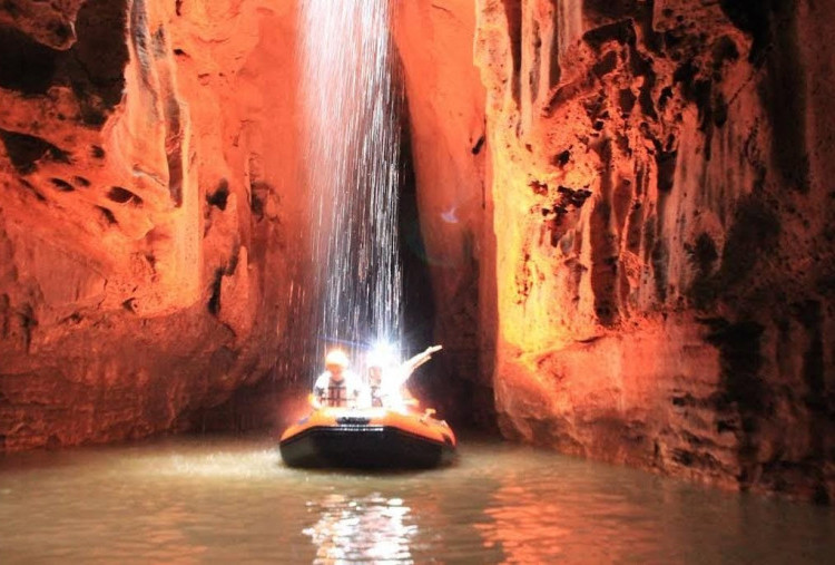 13 Rekomendasi Spot Caving di Indonesia untuk Petualangan Bawah Tanah yang Seru