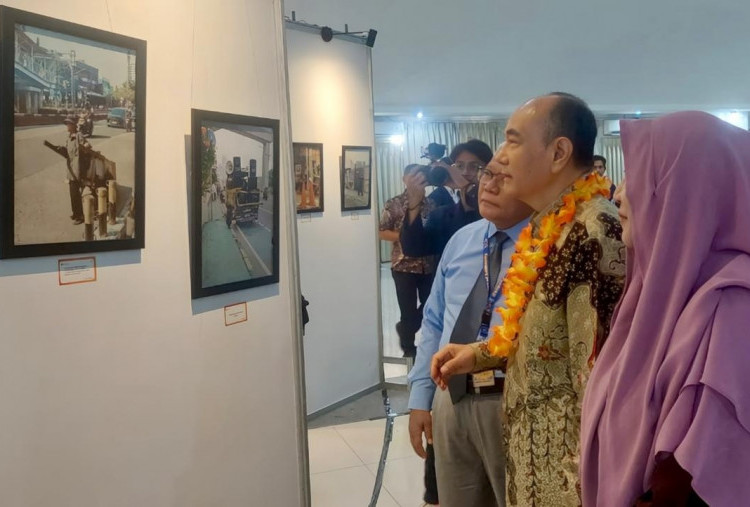 Mahasiswa Undira Asah Skill Fotografi Lewat Pameran Lens of Humanity: Human Interest