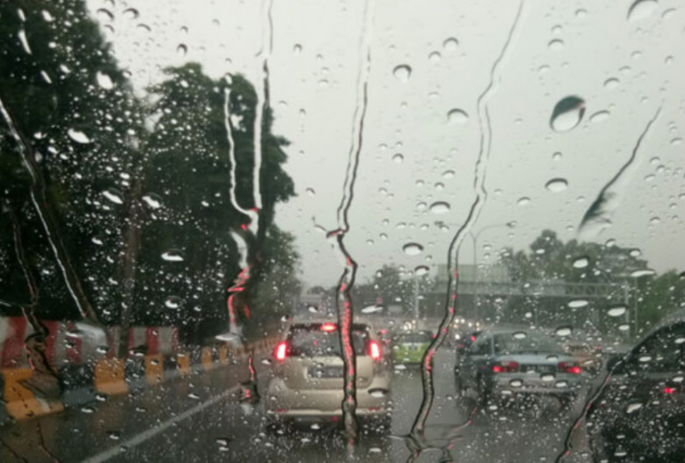 Info Prakiraan Cuaca Malam Tahun Baru 2026 di Berbagai Wilayah Indonesia, Sebagian Hujan Ringan!